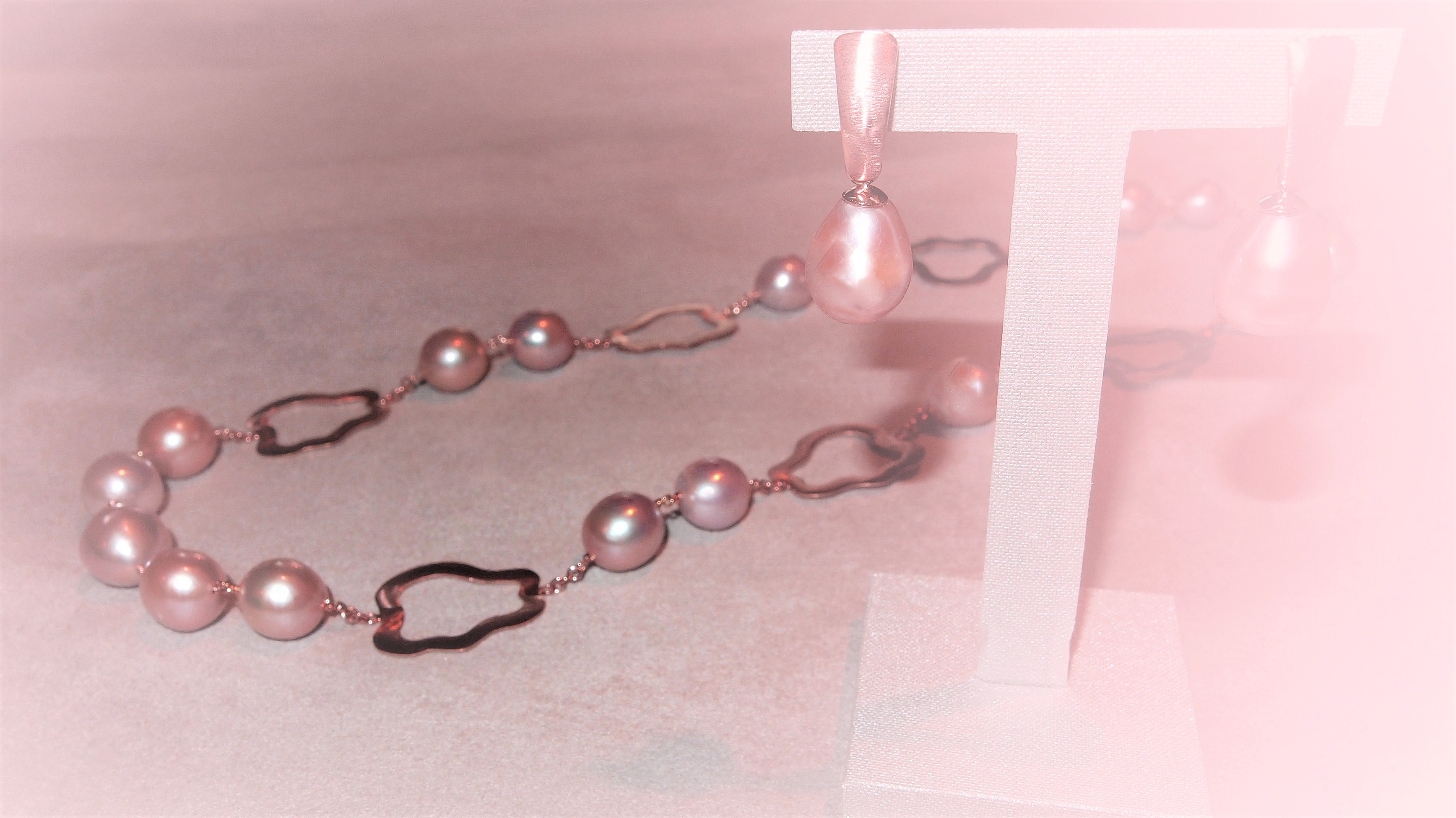 Catena e orecchini in Oro rosa 750 millesimi satinato e Perle rosé